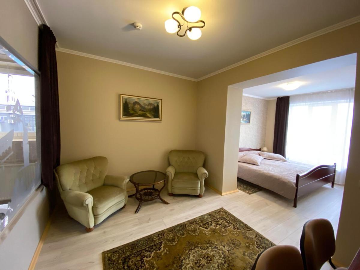 לבוב Autopark Hotel מראה חיצוני תמונה