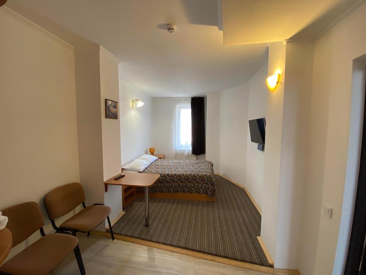 לבוב Autopark Hotel מראה חיצוני תמונה