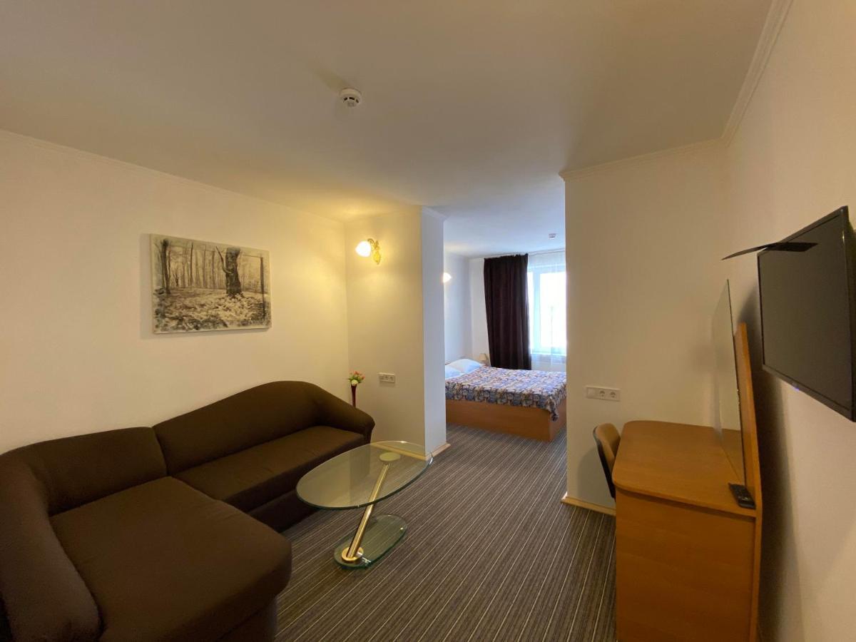 לבוב Autopark Hotel מראה חיצוני תמונה