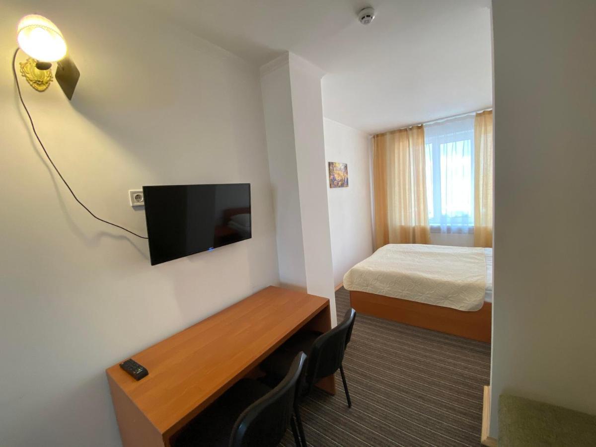 לבוב Autopark Hotel מראה חיצוני תמונה