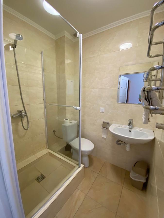לבוב Autopark Hotel מראה חיצוני תמונה